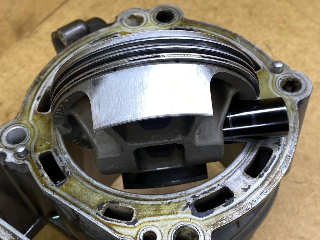 KTM 690 duke smc enduro 2010-2018 piston cylinder engine 75330038100 75330038000