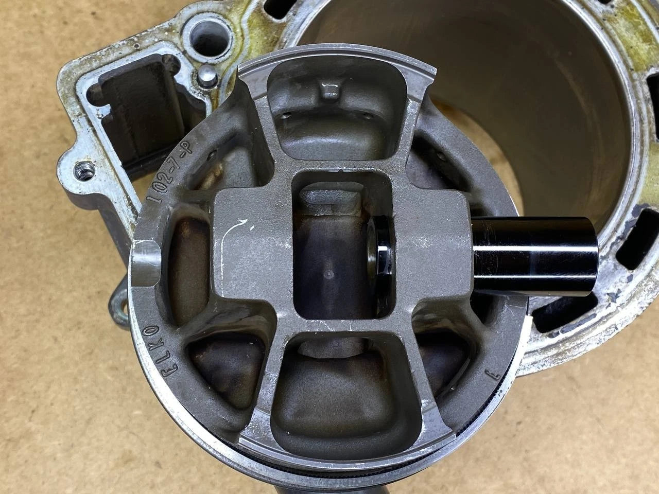 KTM 690 duke smc enduro 2010-2018 piston cylinder engine 75330038100 75330038000