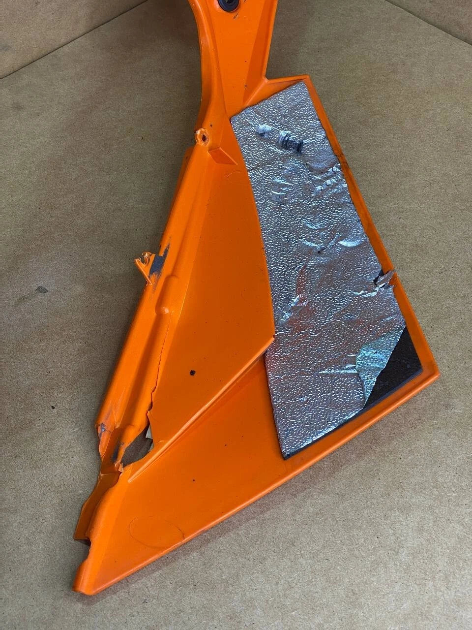 KTM 950 supermoto SM rear plastic spoiler wing damage 62508018000 orange