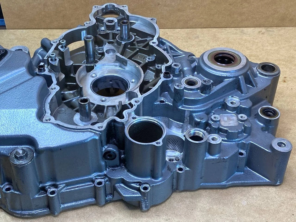 ktm 1290 super duke R 2017-2019 engine crank case casing left 6163000004424