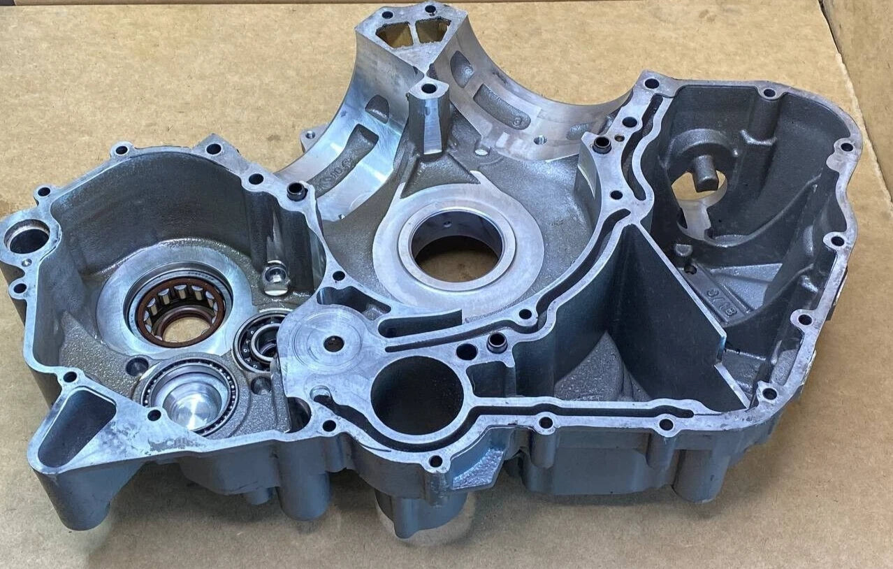 ktm 1290 super duke R 2017-2019 engine crank case casing left 6163000004424